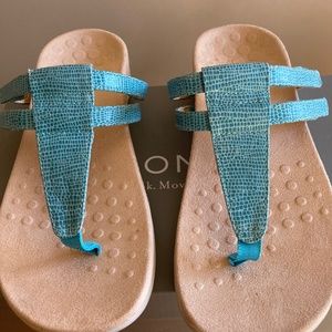 VIONIC ELVIA WOMENS THONG SANDALS ADJUSTABLE STRAPS PORCELAIN BLUE SZ 8M BOX
